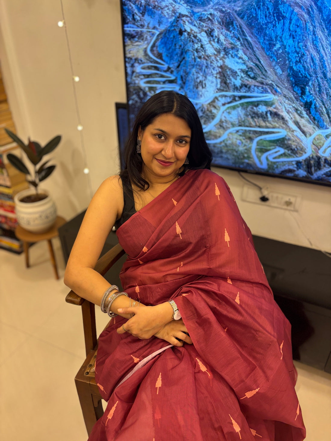 Cotton and linen saree styled for a daytime wedding function